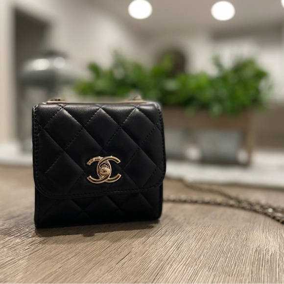 CHANEL Lambskin Quilted Mini Trendy CC Chain Wallet. - Picture 5 of 10